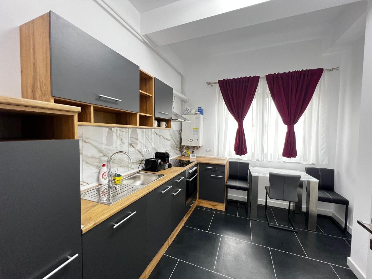 Luxury Cozy Apartments - City Center Suceava Exterior foto
