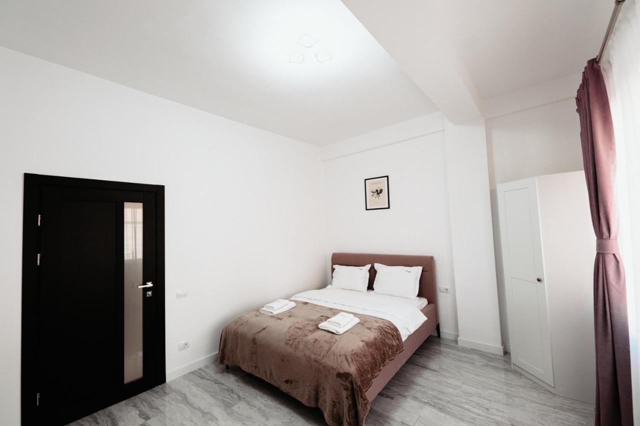 Luxury Cozy Apartments - City Center Suceava Exterior foto