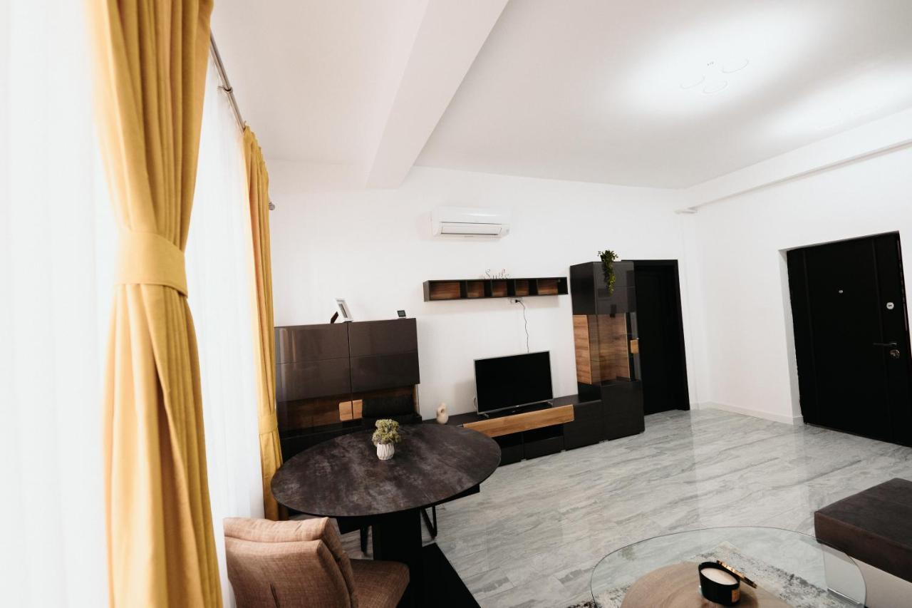 Luxury Cozy Apartments - City Center Suceava Exterior foto