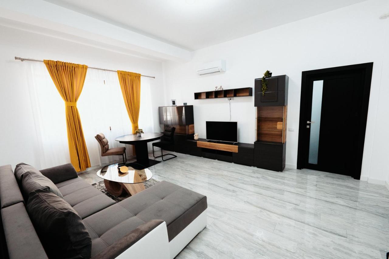 Luxury Cozy Apartments - City Center Suceava Exterior foto