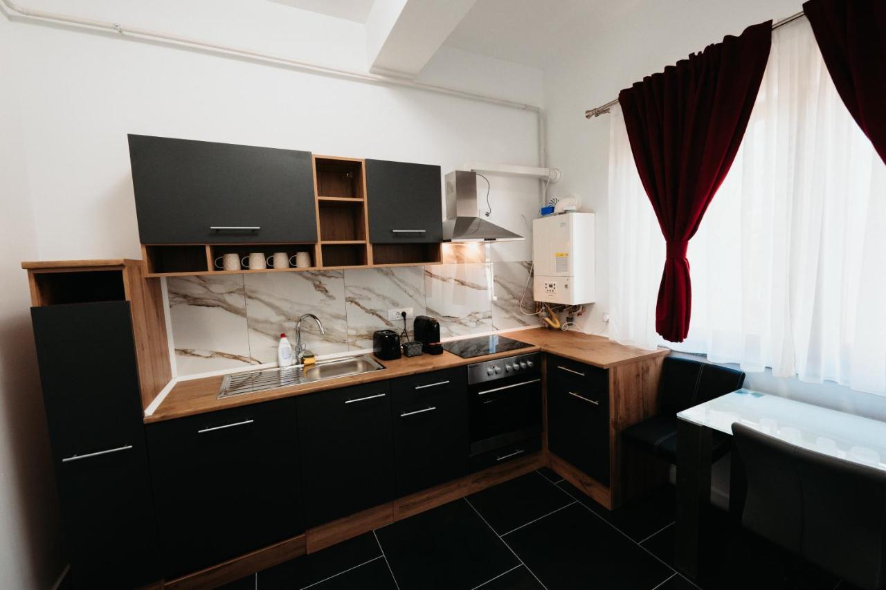 Luxury Cozy Apartments - City Center Suceava Exterior foto