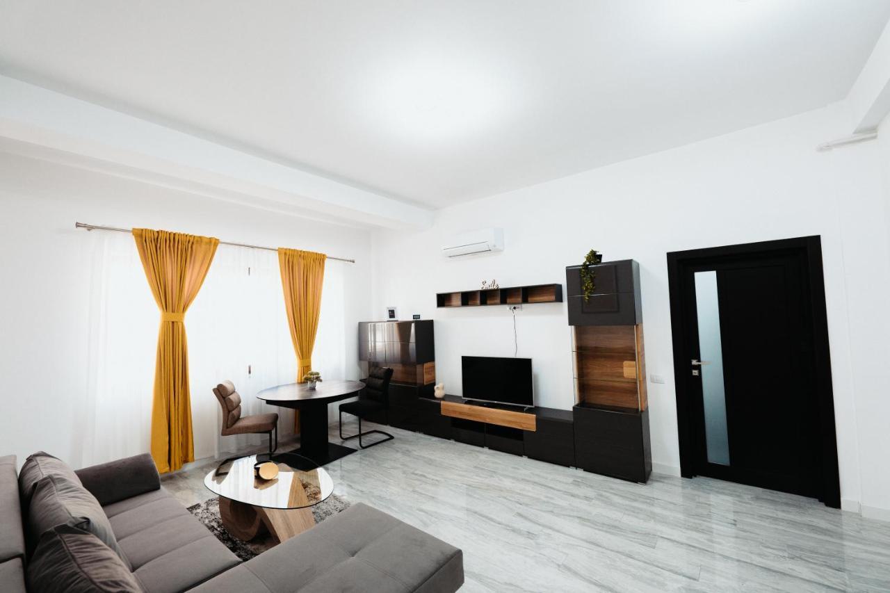 Luxury Cozy Apartments - City Center Suceava Exterior foto